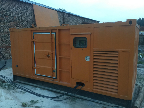 翼城发电机组长期使用中，电缆线的敷设路径有哪些要求？